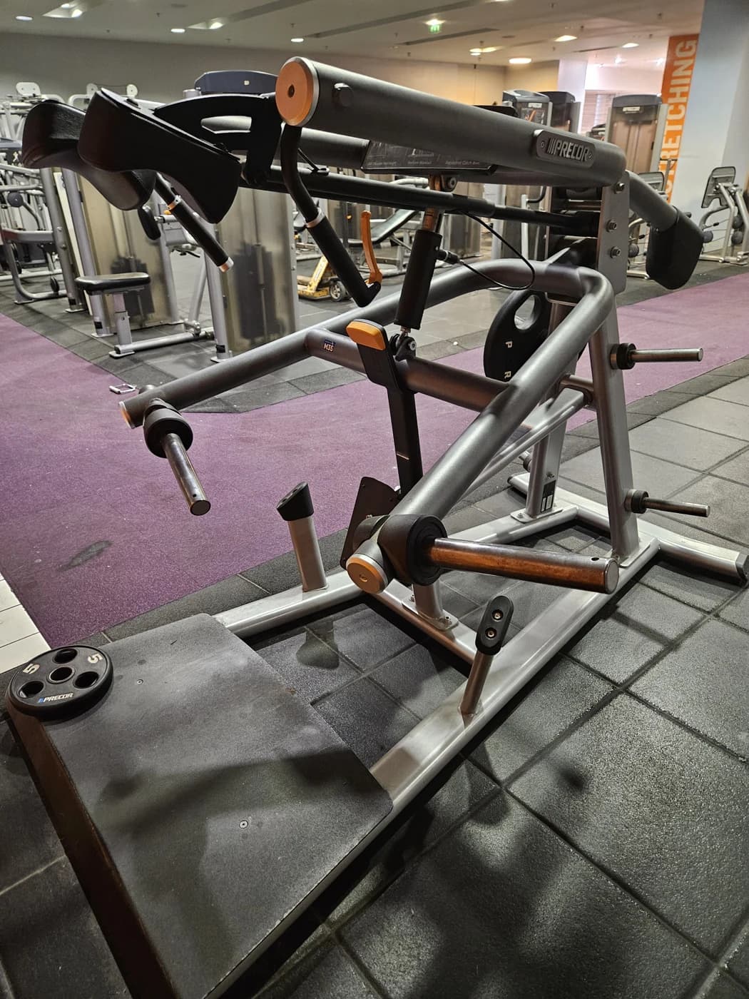 Machine à squat Precor Discovery